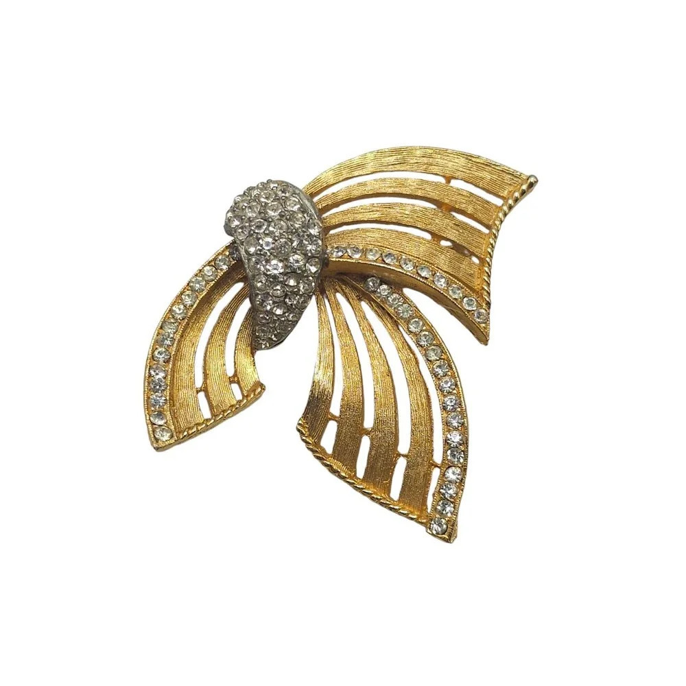 B.S.K Clear Rhinestone 1950s Textured Bow Brooch Pin Gold Tone Vintage
